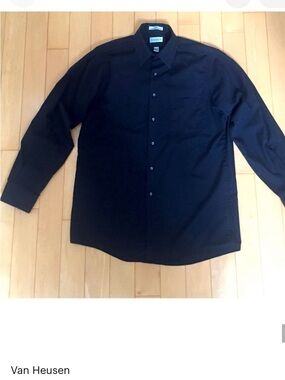 VanHeusen Mens Black Dress Shirt 15 neck 
32/33 sleeve Reg Fit 🌸3/$30🌸